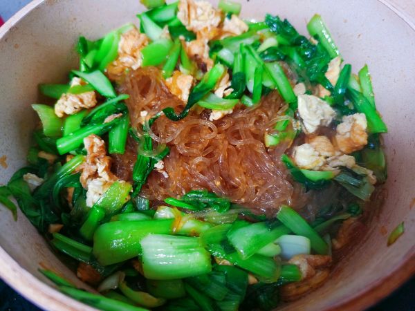 青菜鸡蛋炒粉条