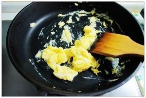 春芽炒鸡蛋的制作方法