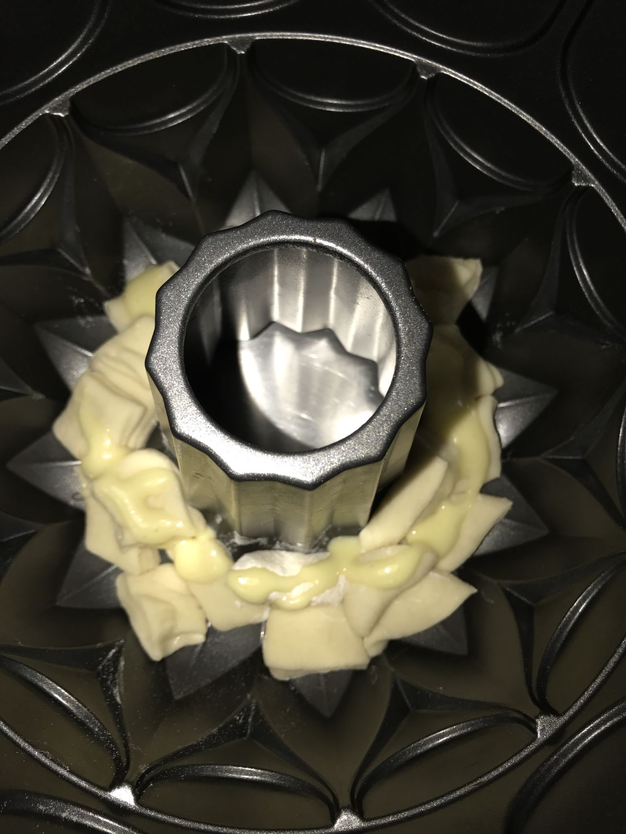 让我们一起去学习肉松沙拉手撕包的做法吧