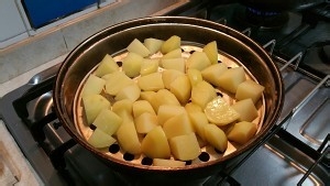 养生食补蒜香马铃薯