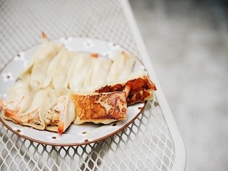 虾仁锅贴怎么做