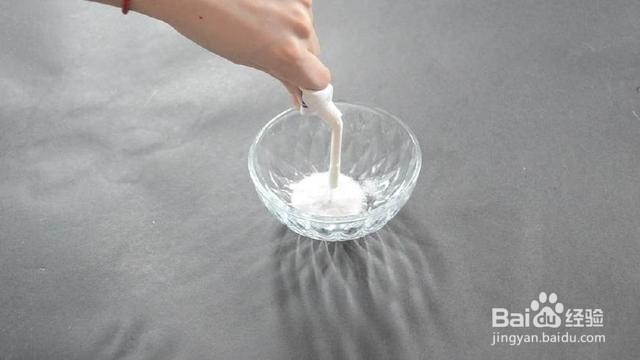 怎么刷鞋子干净又白