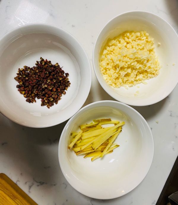 蒜泥啤酒龙虾尾