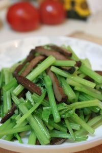 怎样制作芹菜炒香干