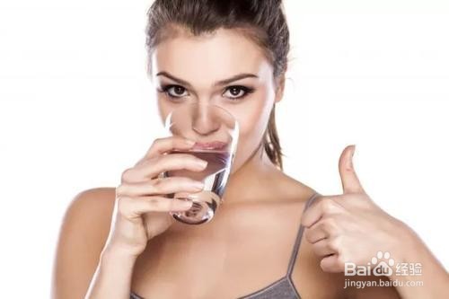 <b>如何通过喝水来减肥</b>