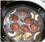 【年夜饭】2013年吉祥年夜饭四喜丸子怎么做