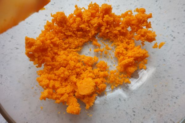 酥皮奶黄流沙月饼