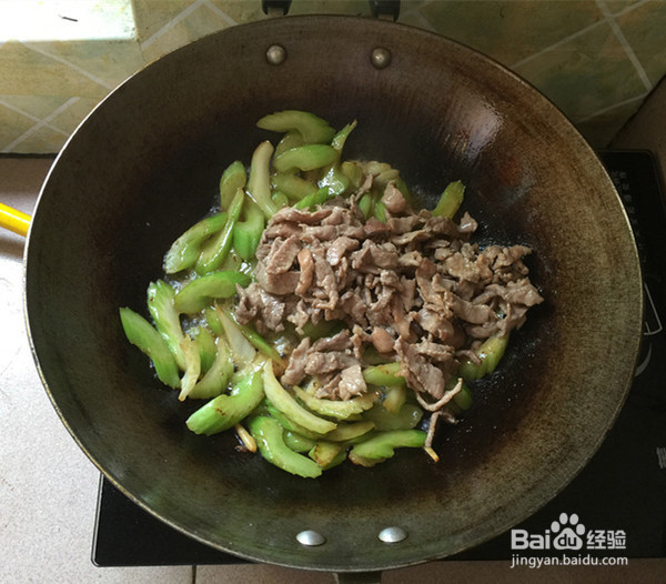 芹菜炒瘦肉的制作方法