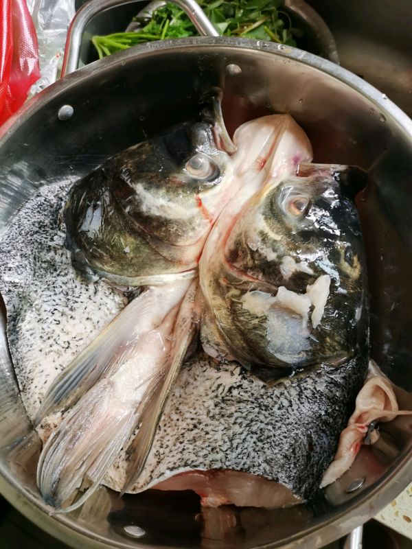 双椒蒸雄鱼鱼头