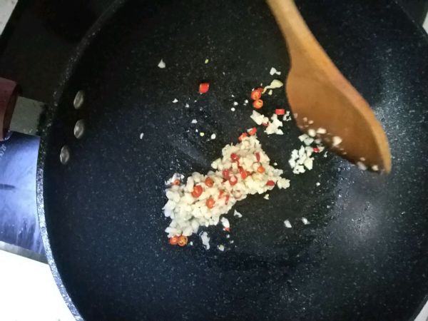 蒜蓉粉丝蒸扇贝