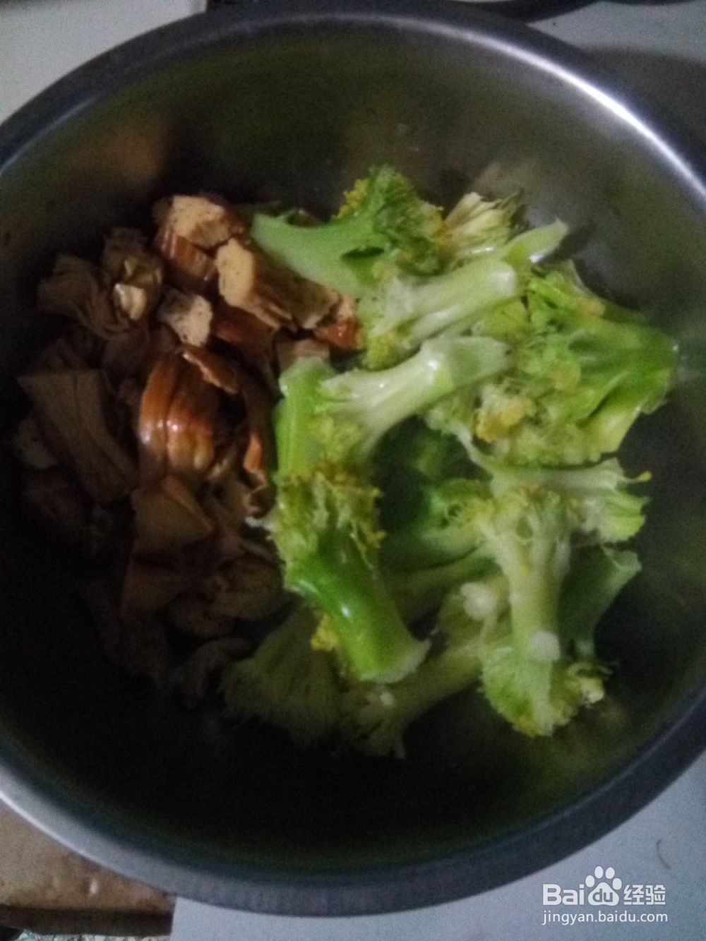 西兰花拌鸡汁豆腐
