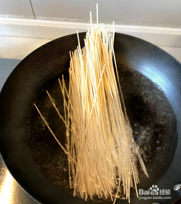 纯手工自制长鱼面