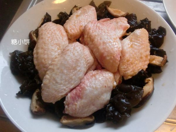 香菇云耳蒸鸡翅