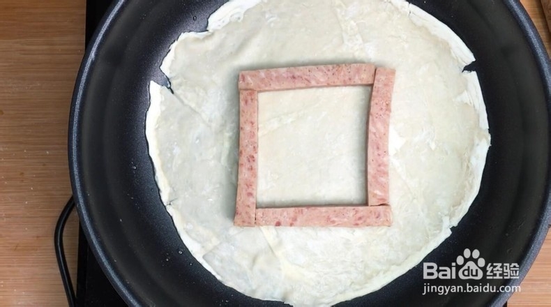 芝士火腿午餐肉鸡蛋手抓饼的步骤