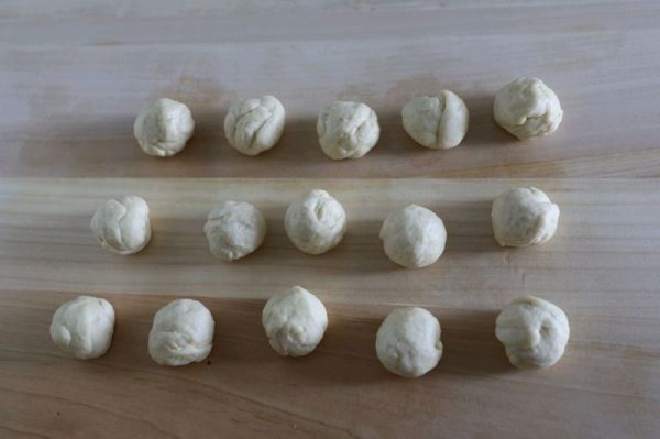 淡奶油玫瑰花面包