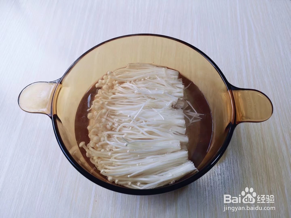 酸汤肥牛金针菇怎么做才好吃？