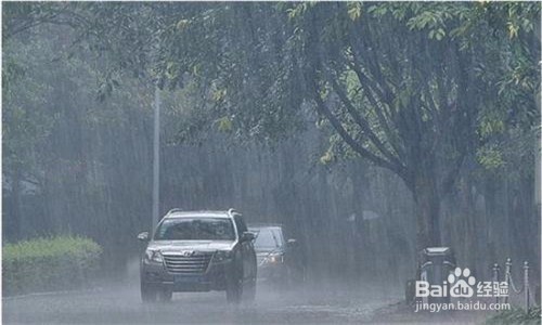开车遇到雷电怎么办