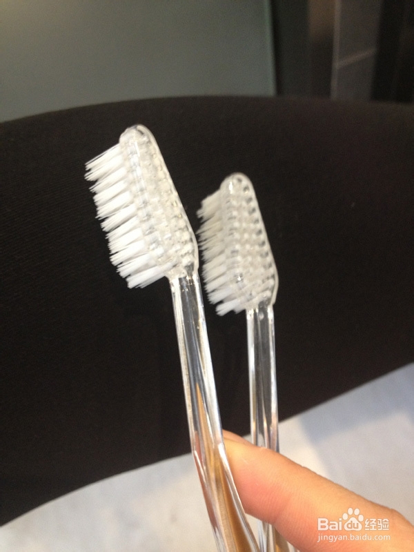 冬天出门旅行黑色袜子粘毛毛 怎么办？