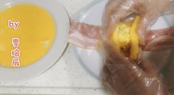 鸡蛋沙拉培根卷