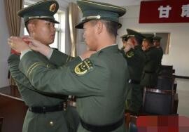 民兵肩章怎么带佩戴