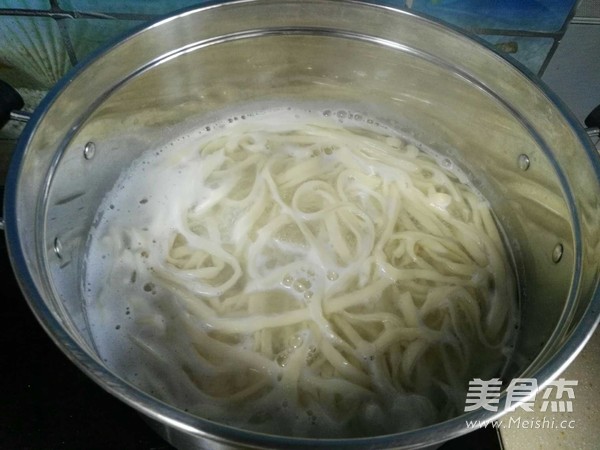 手擀炸酱面的做法