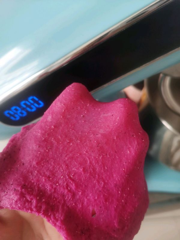 火龙果椰蓉面包