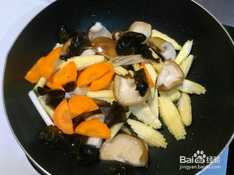 如何做出家常菜系列之香菇玉米笋