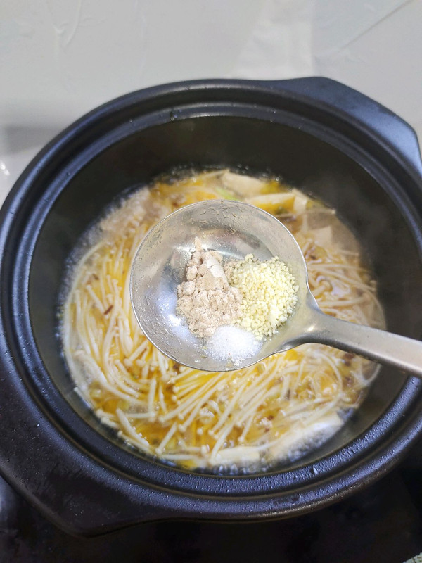 砂锅酸汤土豆粉