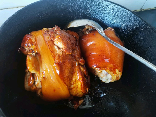 混搭隆香猪脚饭