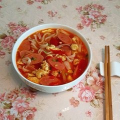 西红柿火腿面的制作过程