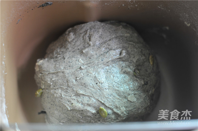 杏仁黑芝麻软欧