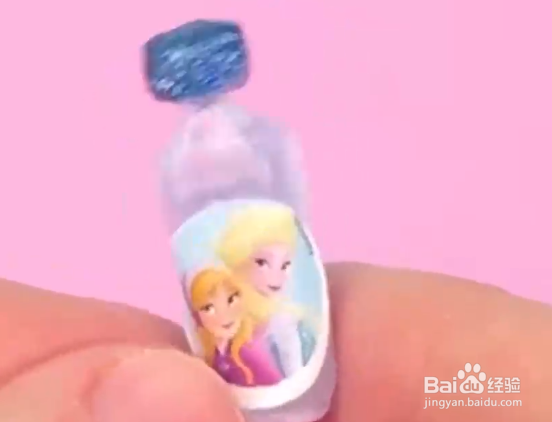 如何给芭比娃娃制作高跟鞋和沐浴露