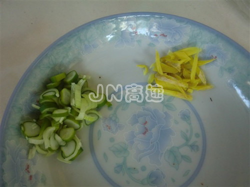 黄芽韭菜炒鸡心