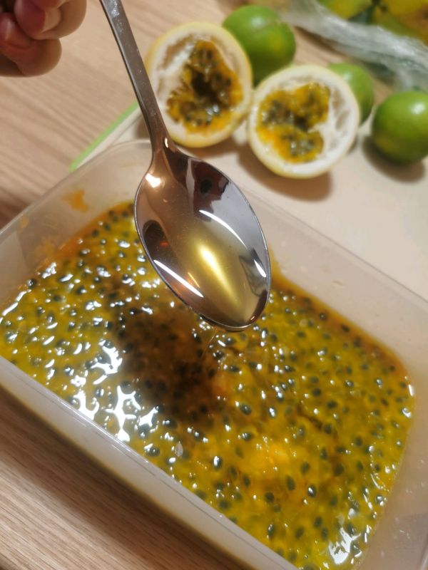 蜂蜜百香果柠檬茶