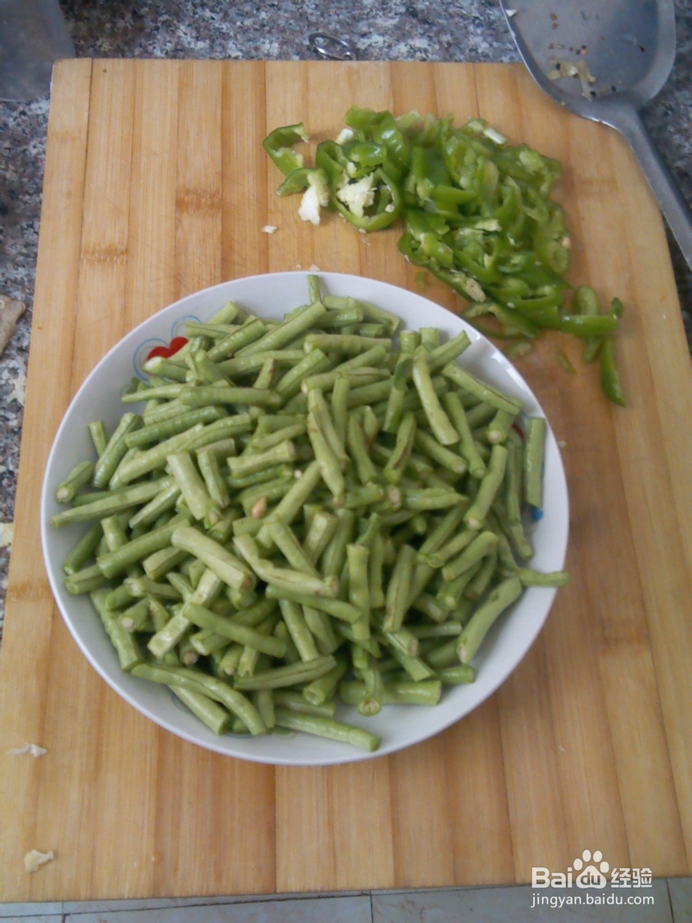 豇豆炒辣椒的做法