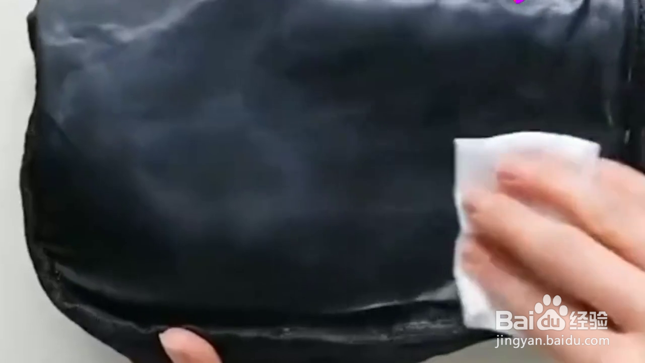 如何清洁自己的化妆工具？