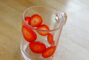 草莓思慕雪的做法