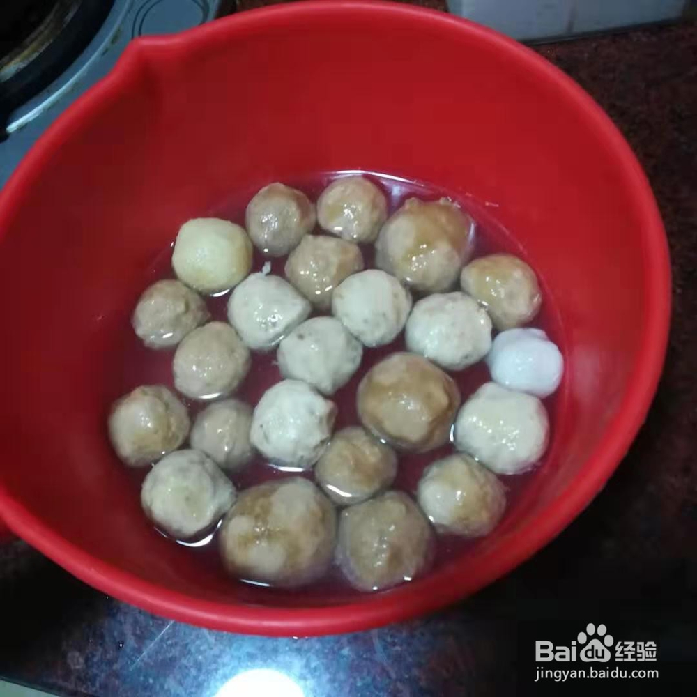西红柿青菜鱼丸煮鱼骨粉的简单做法