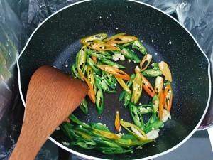 青椒肉沫茄子的做法