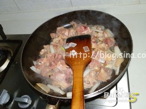 春季一道不可不尝的养生菜——栗子木耳烧鸡