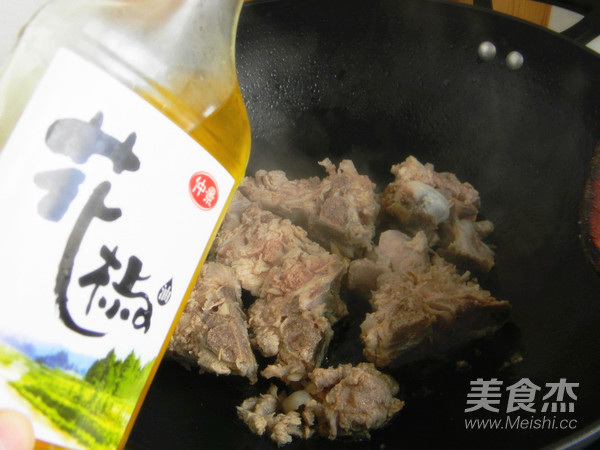 脊骨炖土豆的做法