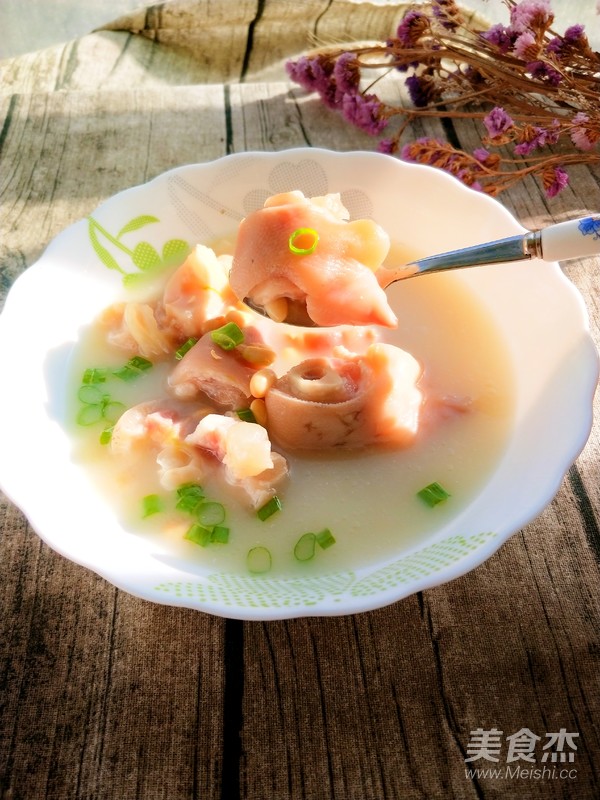 一碗营养佳肴--黄豆蹄髈汤