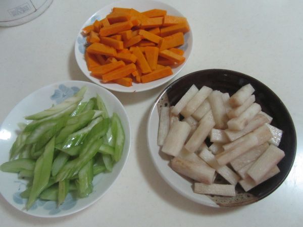 山药西芹炒南瓜