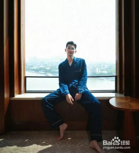 男人睡觉穿什么除了光膀子肯定有更好的选择