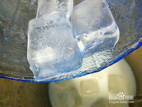 如何做出一杯美味的哈密瓜酸奶昔？