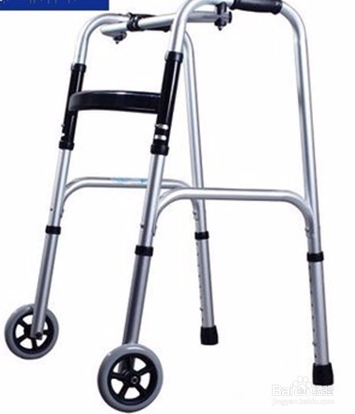 如何协助老年人站立、行走活动方法