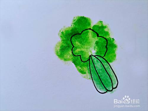 如何用手指印画一棵大白菜