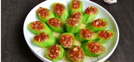 秋季养生食谱：蒜蓉蒸丝瓜