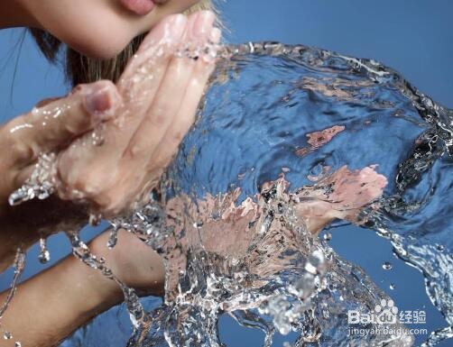 脸上出油长痘怎么办