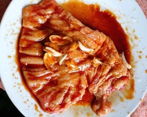 脆爽猪颈肉(不用烤炉版)的做法